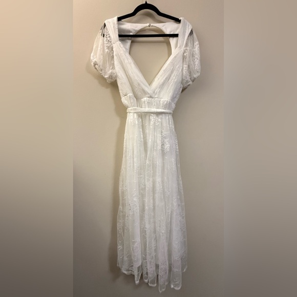 NWT Lulu’s Puff Sleeve Lace Open Back Midi Dress in White - L - Picture 2 of 10